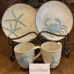 Set of two decorative plates & two mugs - seashell themed